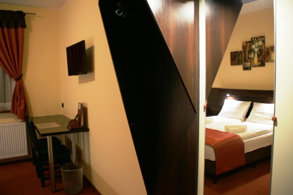 Hotel Kuznia Oberza Polska Lysomice Bilik gambar